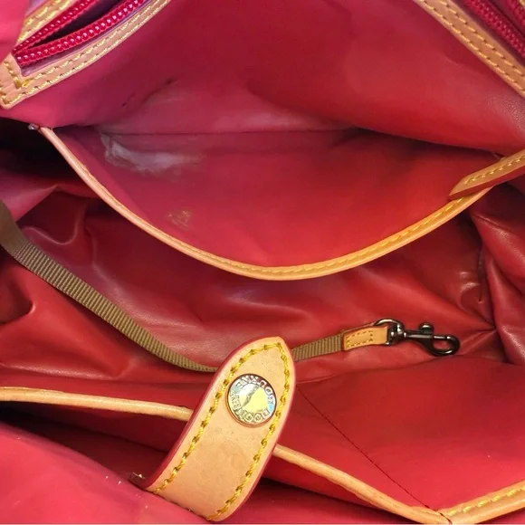 Dooney and Bourke, leather satchel Crossbody with matching wallet - Picture 2 of 9